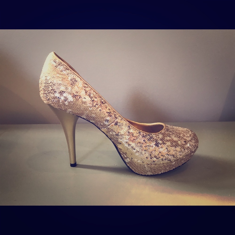 Type Z Gold Sequin Pumps